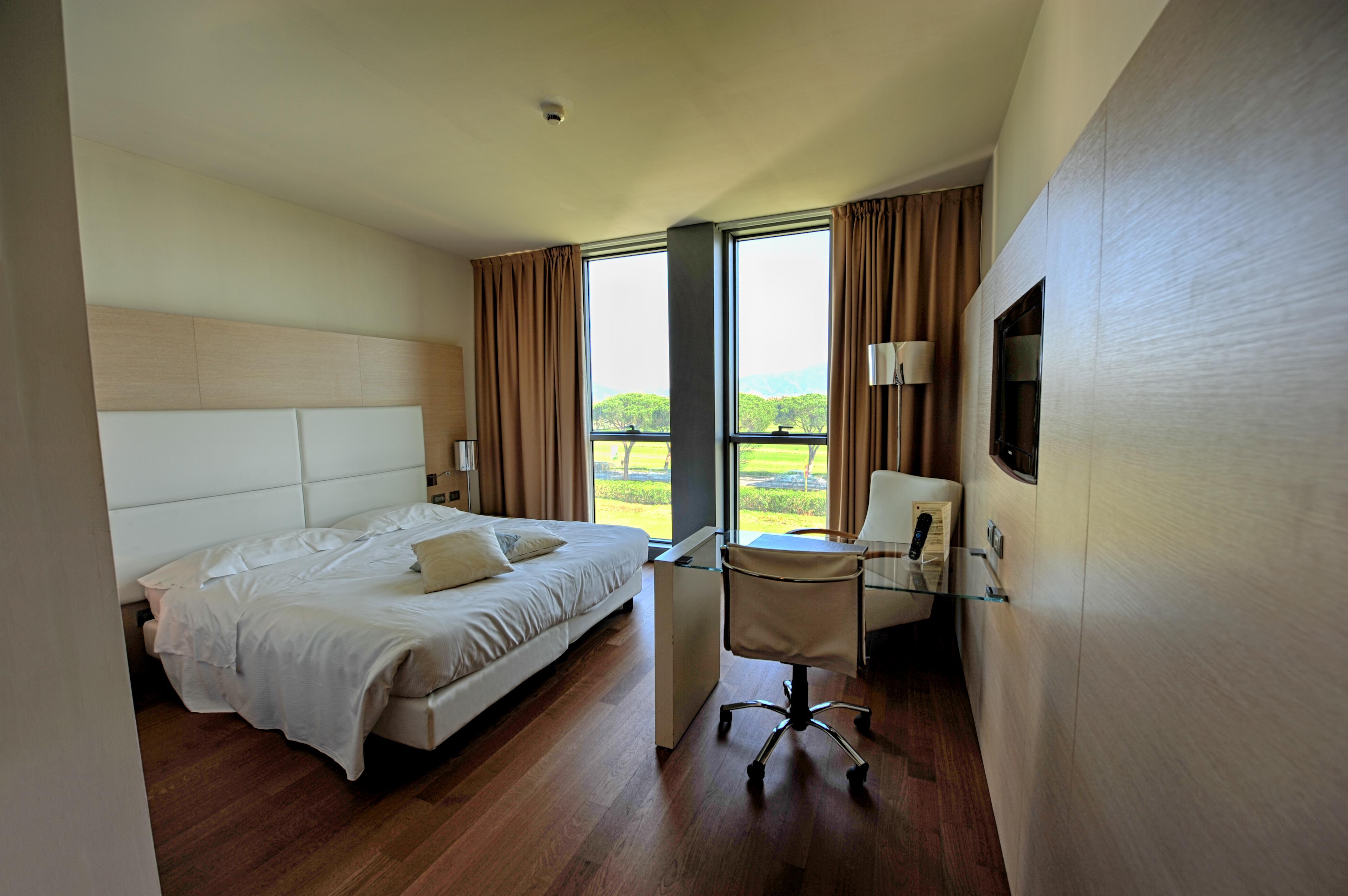 Hotel Pisa Tower Plaza Exteriér fotografie A room at the hotel