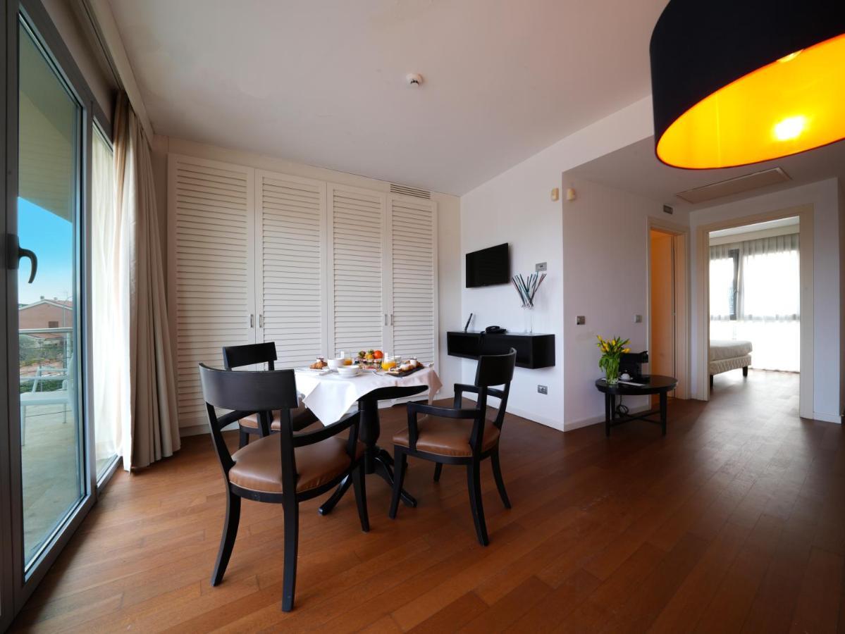 Hotel Pisa Tower Plaza Exteriér fotografie A typical apartment