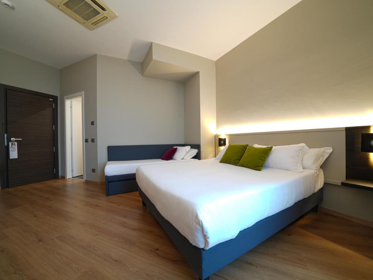 Hotel Pisa Tower Plaza Exteriér fotografie A room at the hotel