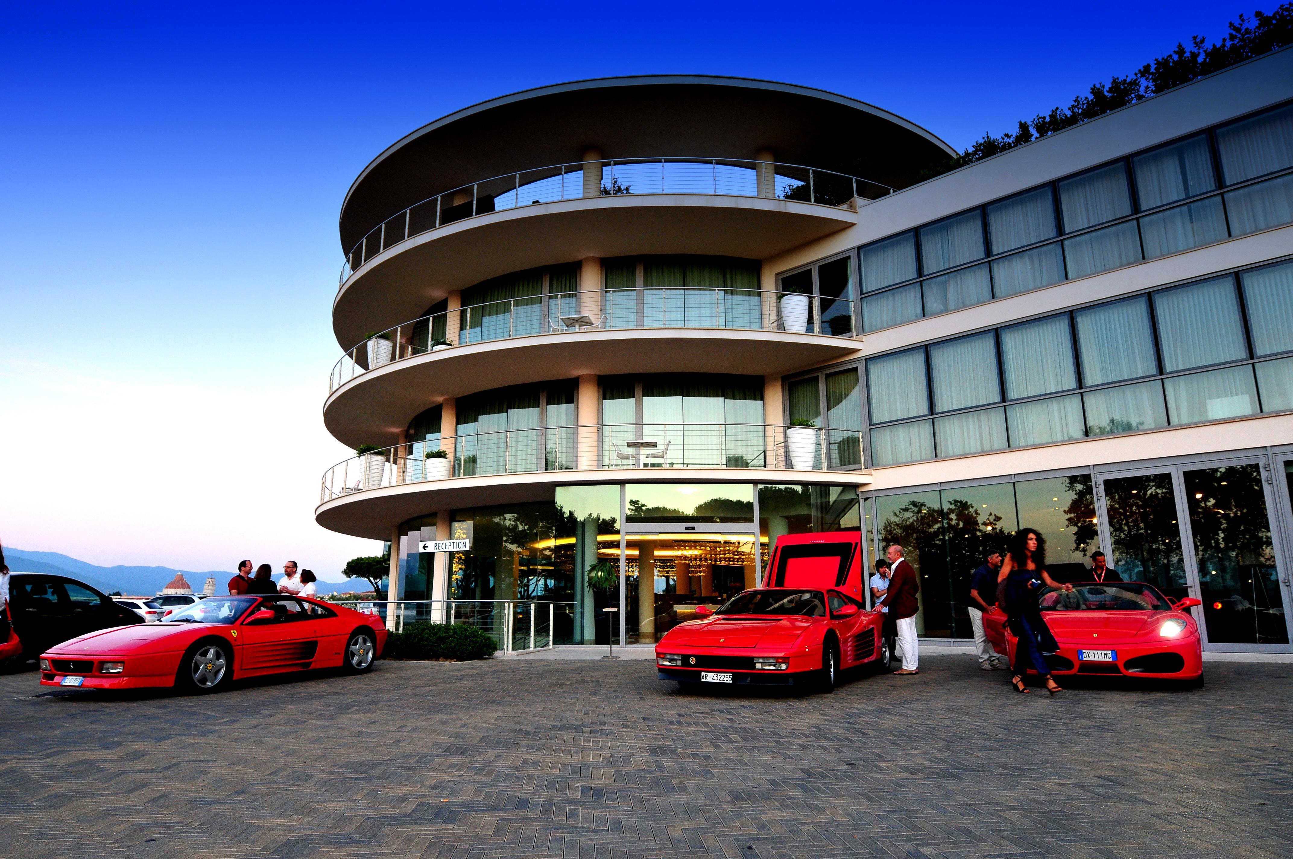 Hotel Pisa Tower Plaza Exteriér fotografie The Ferrari Store at Maranello