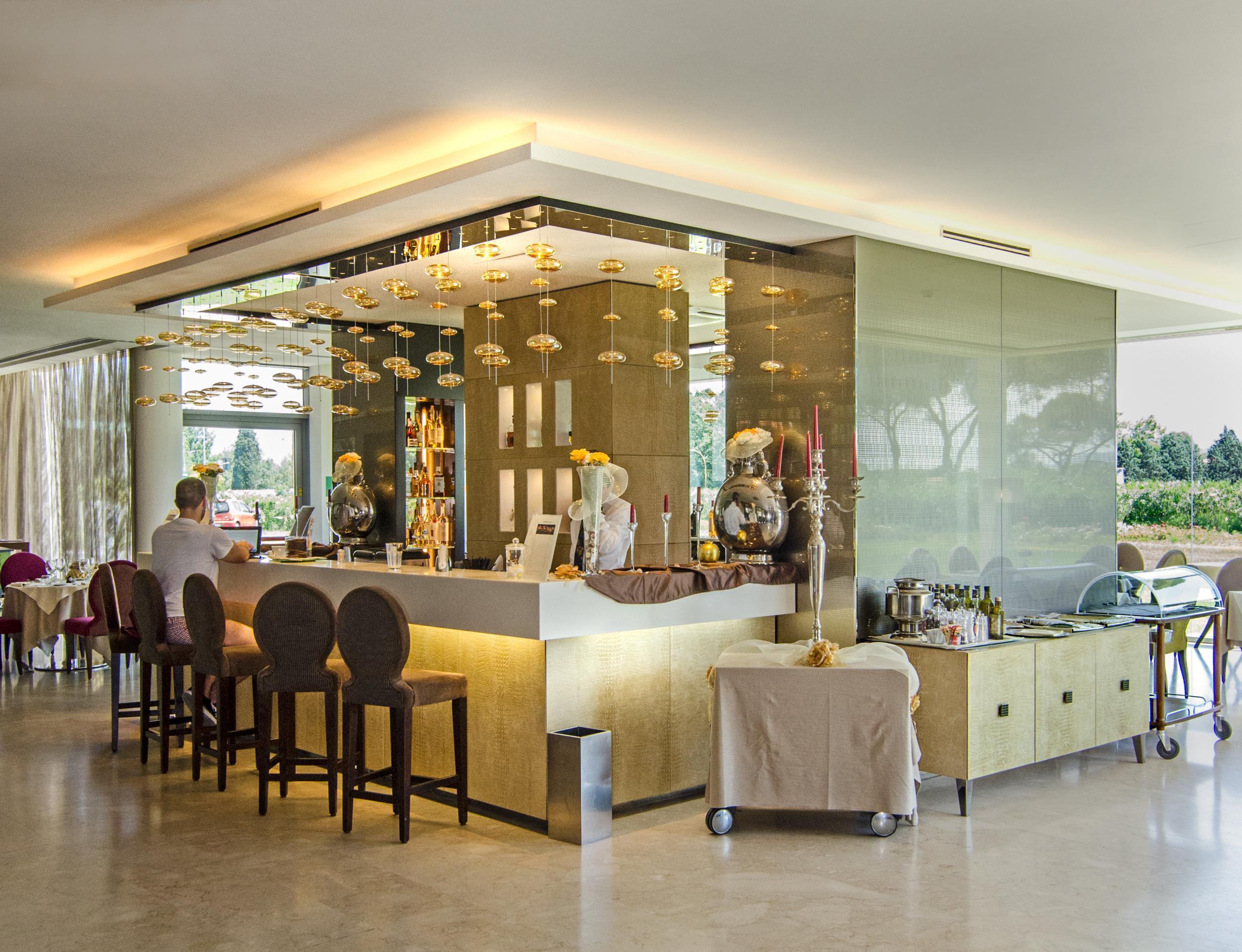 Hotel Pisa Tower Plaza Exteriér fotografie The bar at the lobby