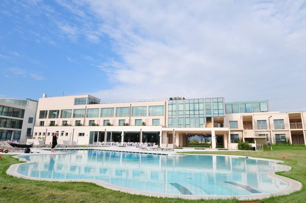 Hotel Pisa Tower Plaza Exteriér fotografie The pool at the hotel